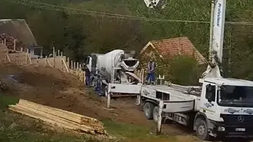 Prikaz radova na šalovanju, betoniranju potpornog zida | Video