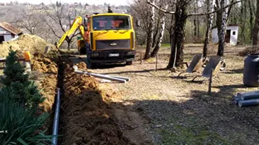 Prikaz radova na šalovanju, betoniranju potpornog zida | Video